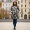 Taliowany płaszcz pikowany Esmara - Metaliczna Elegancja i Ciepło 44/46 Taliowany płaszcz pikowany Esmara - Metaliczna Elegancja i Ciepło 44/46